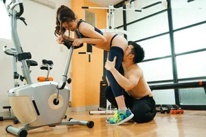 Xin anh xã đi tập gym, vợ "đi ngoài" với anh pt