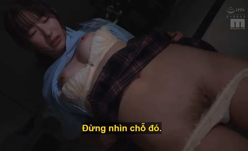 Sếp lớn lập mưu đụ con nhỏ cấp dưới kiêu kỳ lười nhác, suốt ngày chỉ chăm chăm chat chit với trai.